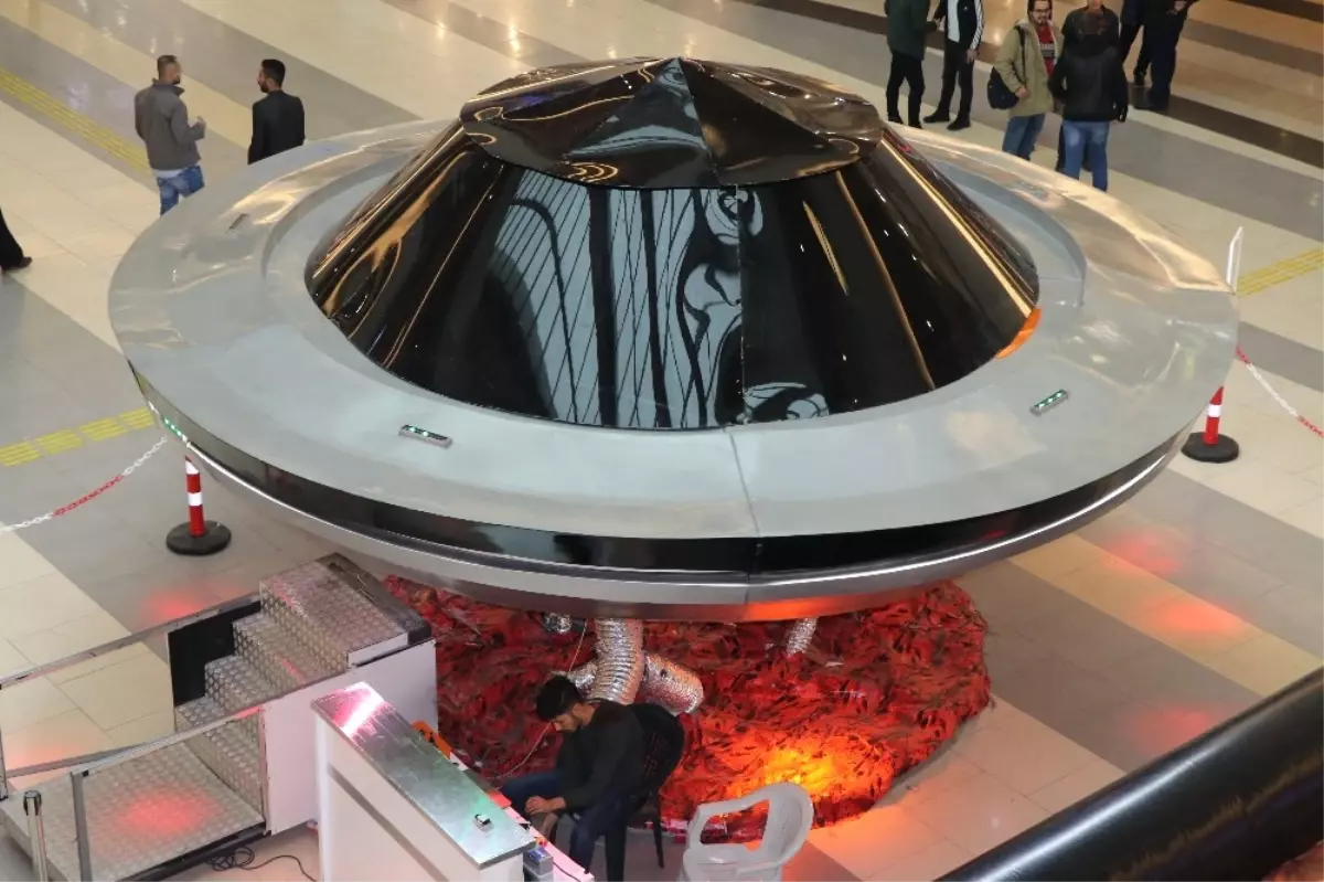 Türkiye'yi İl İl Gezip Çocuklara Uzay Macerası Yaşatıyorlar