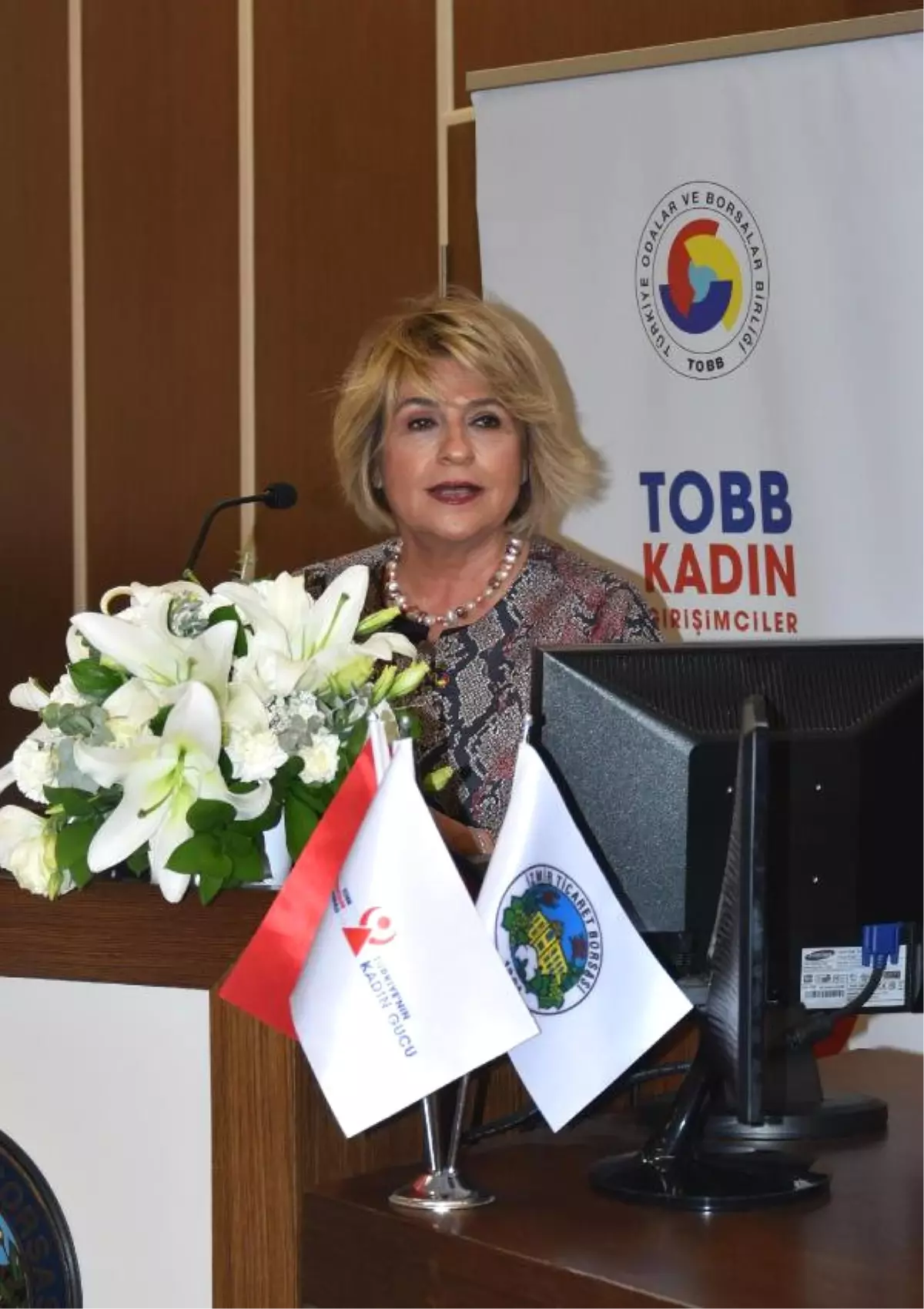 Yazar Tarhan'dan Gelecek İpuçları