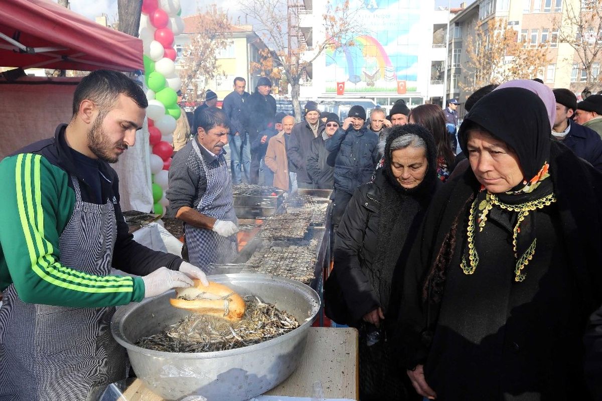 Yenimahalle'de Hamsi Şenliği Başlıyor