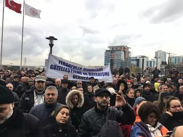Yüzlerce Sarıyerli Müdahillik İçin Bölge İdare Mahkemesi'ne Akın Etti