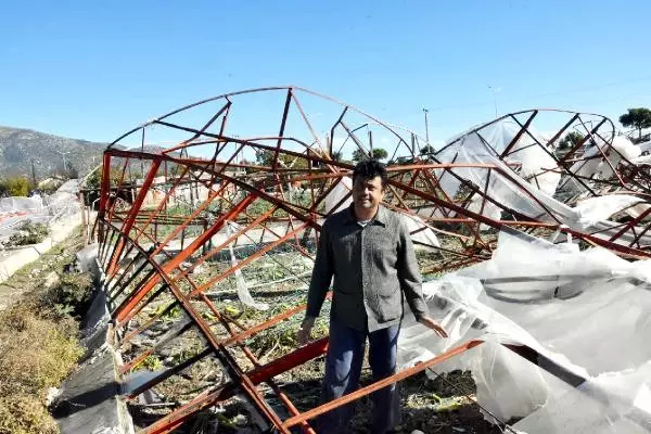 Birkaç Saat Önce Sigorta Yaptırdığı Serasını Hortum Yıktı
