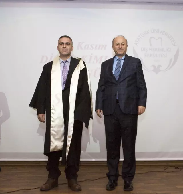 Diş Hekimliği Fakültesi Birinci Sınıf Öğrencileri Beyaz Önlüklerini Giydi Diş Hekimliği Fakültesi Birinci Sınıf Öğrencileri Beyaz Önlüklerini Giydi