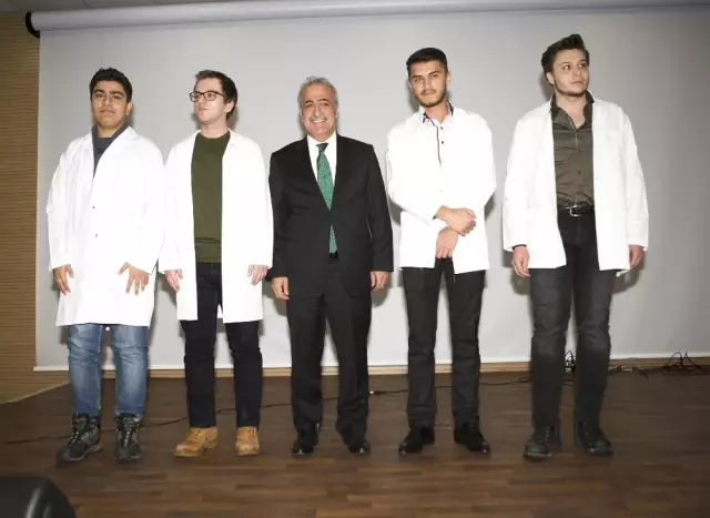 Diş Hekimliği Fakültesi Birinci Sınıf Öğrencileri Beyaz Önlüklerini Giydi Diş Hekimliği Fakültesi Birinci Sınıf Öğrencileri Beyaz Önlüklerini Giydi
