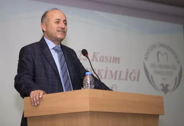 Diş Hekimliği Fakültesi Birinci Sınıf Öğrencileri Beyaz Önlüklerini Giydi Diş Hekimliği Fakültesi Birinci Sınıf Öğrencileri Beyaz Önlüklerini Giydi