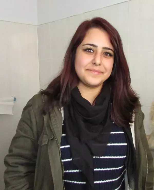 Öğrenciler, Yolda Buldukları Bitkin Köpeği Tedavi Ettirdi Öğrenciler, Yolda Buldukları Bitkin Köpeği Tedavi Ettirdi