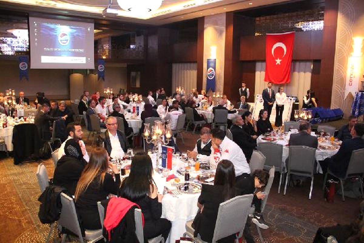 Sualtı Sporlarında Avrupa ve Dünya Şampiyonu Olan İsimlere Ödüller Verildi