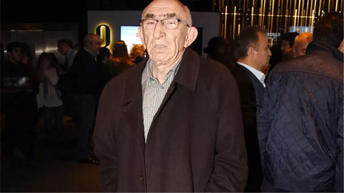 'Kardeşim Benim 2' Filminin Galasında Emektar Oyuncu Erol Taşçı'yı Tartakladılar