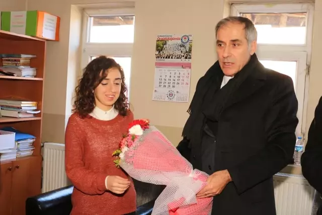Oltu'da Öğretmenler Günü Kutlandı