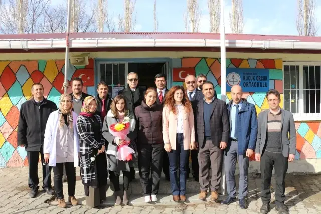 Oltu'da Öğretmenler Günü Kutlandı