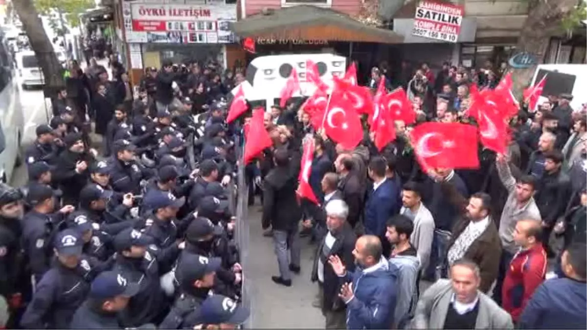 Ortalık Savaş Alanına Döndü...polis Ekipleri Kaçak Tütün Eylemcilerini Su Sıkarak Dağıttı