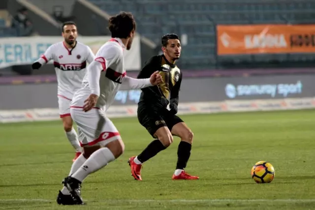 Süper Lig: Osmanlıspor: 1 - Gençlerbirliği: 0 (İlk Yarı) Süper Lig: Osmanlıspor: 1 - Gençlerbirliği: 0 (İlk Yarı)
