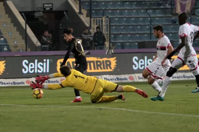 Süper Lig: Osmanlıspor: 1 - Gençlerbirliği: 0 (İlk Yarı) Süper Lig: Osmanlıspor: 1 - Gençlerbirliği: 0 (İlk Yarı)
