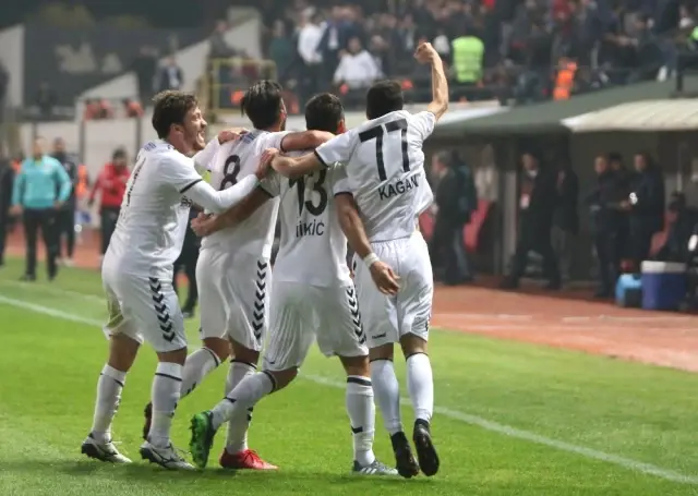 Manisaspor Sahasında Adana Demirspor'u 2-1 Mağlup Etti