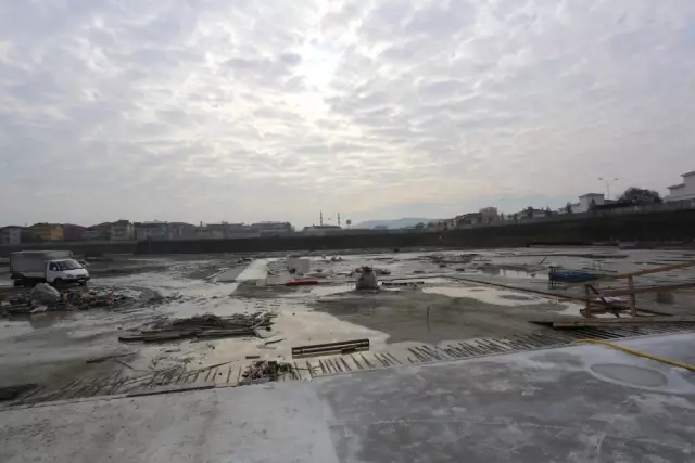Vali Balkanlıoğlu Cadde 54'ü Gezdi