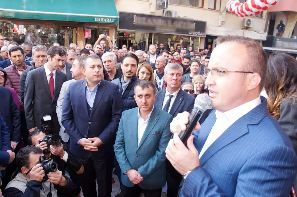 Biz Amerika'nın 52'nci Eyaleti Değiliz'