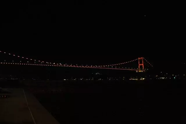 İstanbul Kadına Şiddete Karşı Turuncuya Büründü