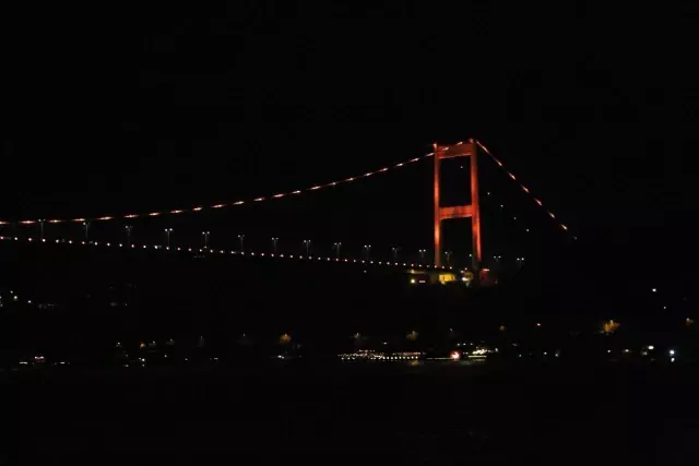 İstanbul Kadına Şiddete Karşı Turuncuya Büründü