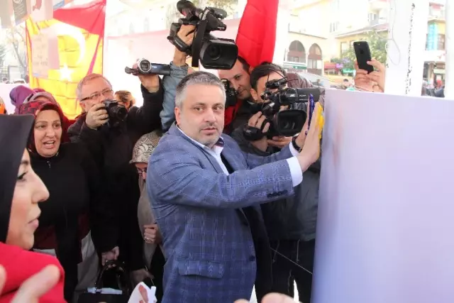 Kadına Şiddete Karşı Sevginin El İzi Kadına Şiddete Karşı Sevginin El İzi