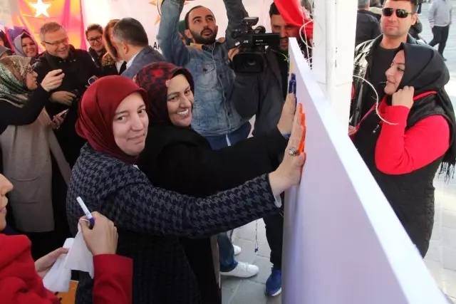 Kadına Şiddete Karşı Sevginin El İzi Kadına Şiddete Karşı Sevginin El İzi