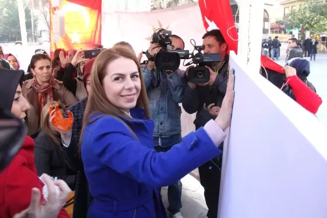 Kadına Şiddete Karşı Sevginin El İzi Kadına Şiddete Karşı Sevginin El İzi