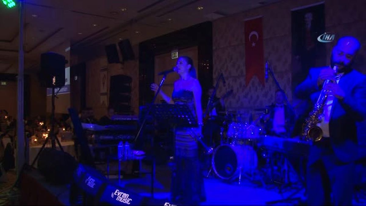 Nesibe Aydın Eğitim Kurumlarından 'Öğretmenler Günü'ne Özel Balo