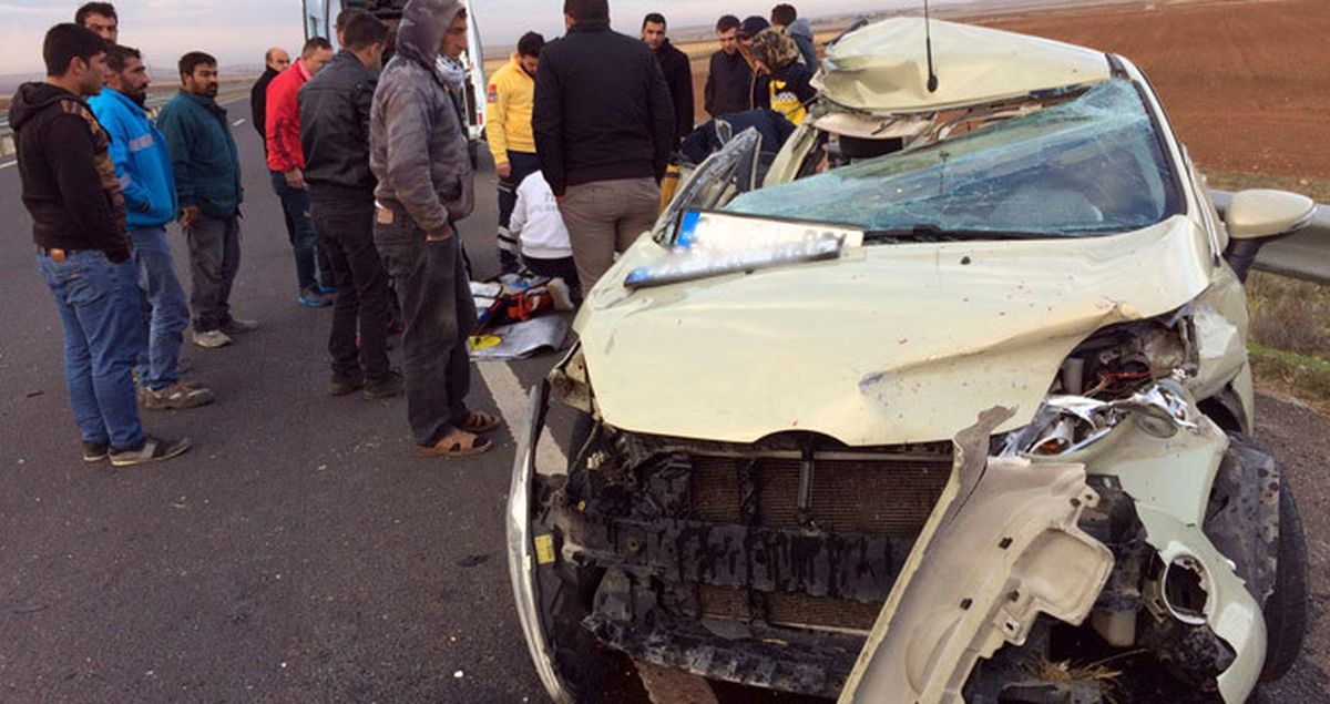 Şanlıurfa'da Askerlerin Otomobili Bariyerlere Çarptı: 1 Şehit, 5 Yaralı