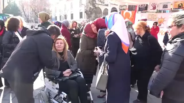'Şiddete Karşı Sevginin El İzi' Etkinliği 'Şiddete Karşı Sevginin El İzi' Etkinliği