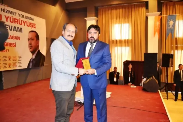 AK Parti Ayvalık İlçe Kongresi'nde Başkanlığa Hasan Kıtay Seçildi AK Parti Ayvalık İlçe Kongresi'nde Başkanlığa Hasan Kıtay Seçildi