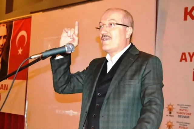 AK Parti Ayvalık İlçe Kongresi'nde Başkanlığa Hasan Kıtay Seçildi AK Parti Ayvalık İlçe Kongresi'nde Başkanlığa Hasan Kıtay Seçildi