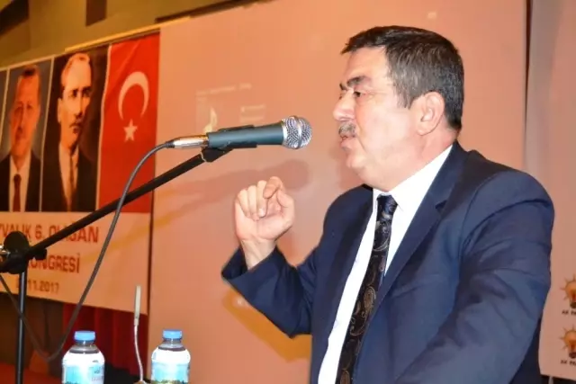 AK Parti Ayvalık İlçe Kongresi'nde Başkanlığa Hasan Kıtay Seçildi AK Parti Ayvalık İlçe Kongresi'nde Başkanlığa Hasan Kıtay Seçildi