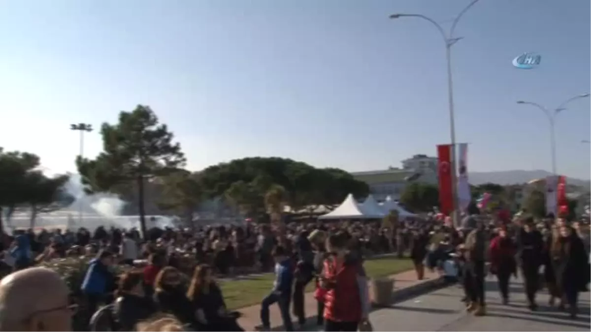 Atakum'da Vatandaşlara, 10 Ton Hamsi Dağıtıldı
