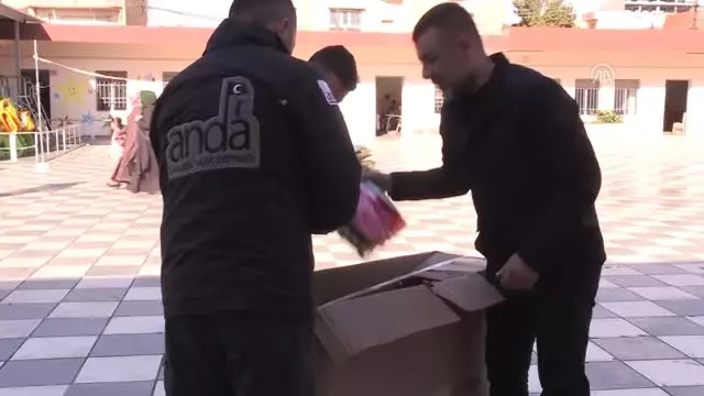Anda Kardeşe Vefa Derneği'nin Irak'taki Yardım Faaliyetleri Anda Kardeşe Vefa Derneği'nin Irak'taki Yardım Faaliyetleri