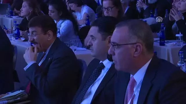 Bakan Kaya: 'Ölümle Pençeleşen İnsanlara Kapılarımızı Açtık' Bakan Kaya: 'Ölümle Pençeleşen İnsanlara Kapılarımızı Açtık'