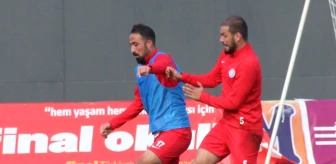 Elaziz Belediyespor'da 2 Futbolcu ile Yollar Ayrıldı