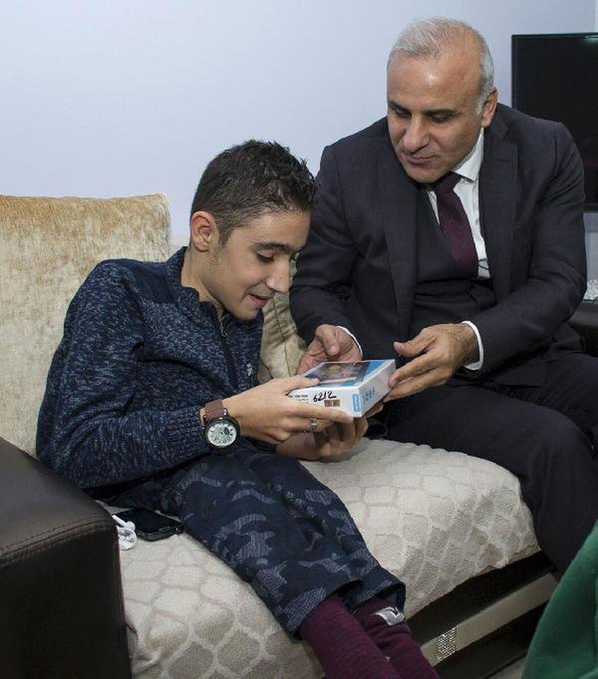 Vali Zorluoğlu, Hidrosefali Hastası Enes'i Ziyaret Etti