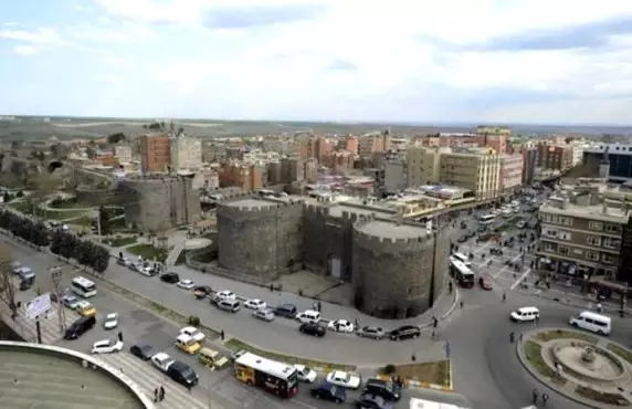 Diyarbakır'da İlan Edilen Sokağa Çıkma Yasağı Kaldırıldı