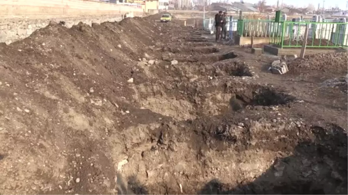 Mezarlıklarda Kış Hazırlığı