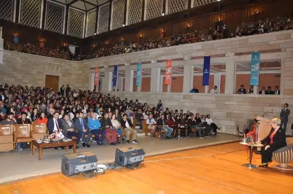 Canan Karatay: Bana Şarlatan Diyenlere Cevap Veriyorum Canan Karatay: Bana Şarlatan Diyenlere Cevap Veriyorum