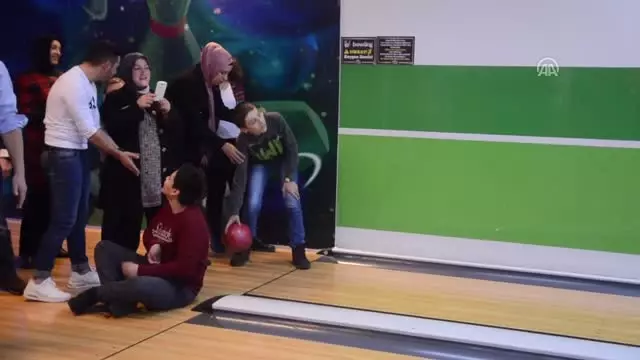Engellilerin Bowling Heyecanı Engellilerin Bowling Heyecanı