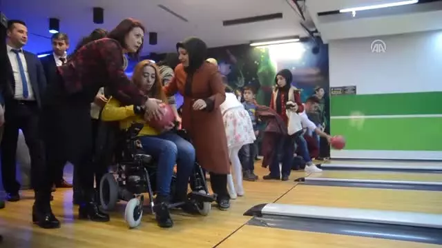 Engellilerin Bowling Heyecanı Engellilerin Bowling Heyecanı