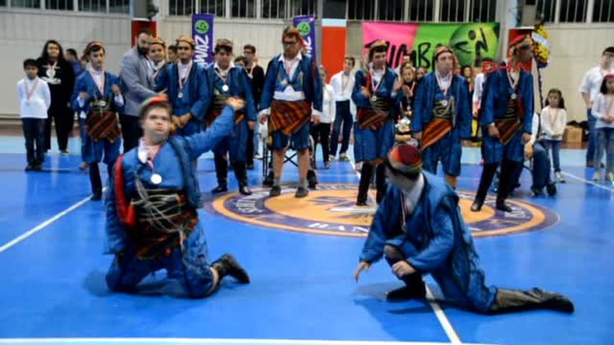Balıkesir Bedensel Engelli Genç Kız Zumba Eğitmeni Oldu