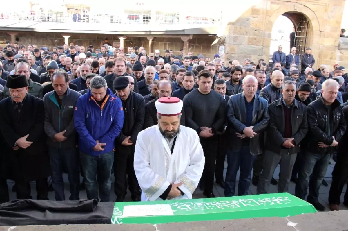 Milli Güreşçi Rıza Kayaalp'in Dedesi Son Yolculuğuna Uğurlandı