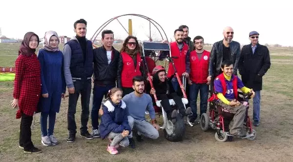 Engelliler Paramotorla Uçtu