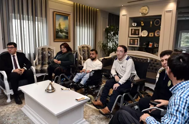 Engellilerden Eskişehir Emniyet Müdürü Dinç'e Teşekkür Engellilerden Eskişehir Emniyet Müdürü Dinç'e Teşekkür