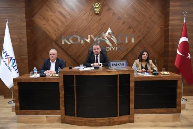 Konyaaltı'nda Fuar Merkezine ve 37 Parka İsim Verildi Konyaaltı'nda Fuar Merkezine ve 37 Parka İsim Verildi
