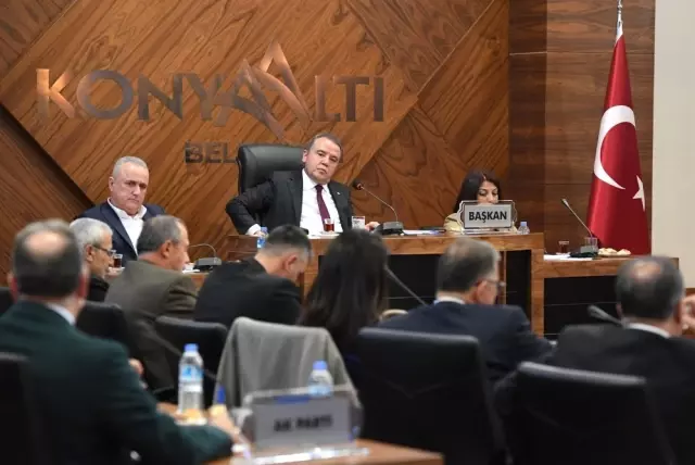 Konyaaltı'nda Fuar Merkezine ve 37 Parka İsim Verildi Konyaaltı'nda Fuar Merkezine ve 37 Parka İsim Verildi