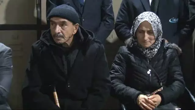 Maden İşçileri, 4 Aralık Dünya Madenciler Günü'nde Madende Ölen Meslektaşlarını Andı