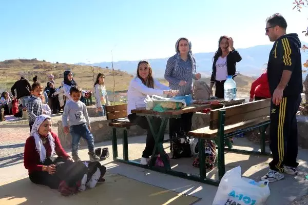 Şırnak'ta Cudi Dağı Manzaralı Piknik Keyfi