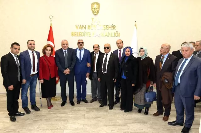 Vali Zorluoğlu: 'Engelsiz Van İçin Birlikte Çalışalım' Vali Zorluoğlu: 'Engelsiz Van İçin Birlikte Çalışalım'