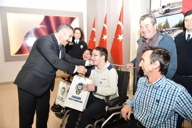 Engelli Vatandaşlardan Emniyete Ziyaret Engelli Vatandaşlardan Emniyete Ziyaret